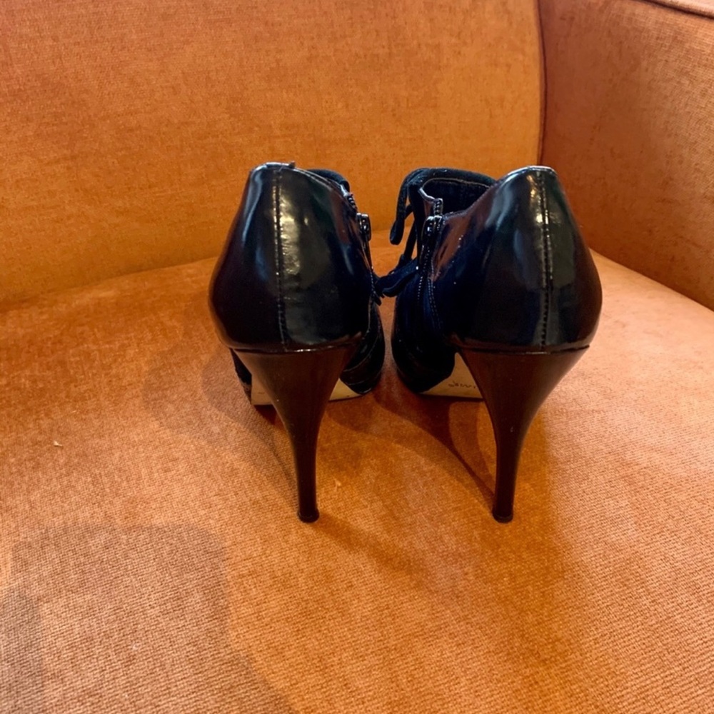 EUC!!! White House Black Market Oxford Heels - Picture 5 of 5